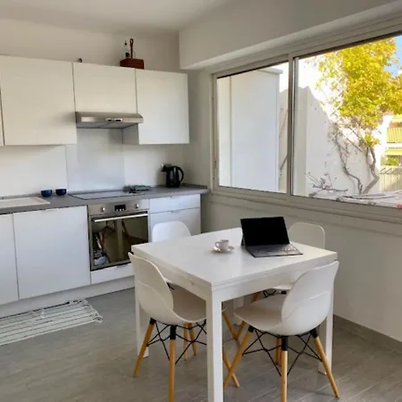 Arthur Rue D'antibes * Cannes