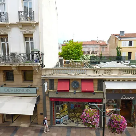 Arthur Rue D'antibes * Cannes