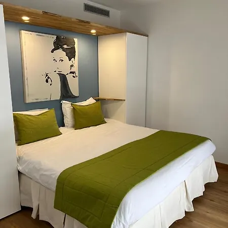 安提布街亚瑟公寓 戛纳