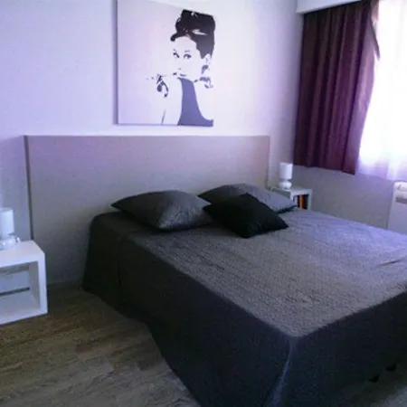 安提布街亚瑟公寓 *